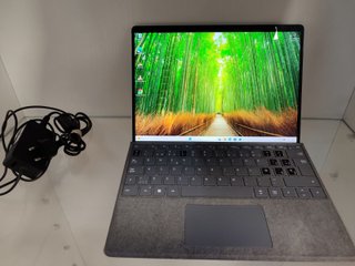 Microsoft Surface Pro 8 i5