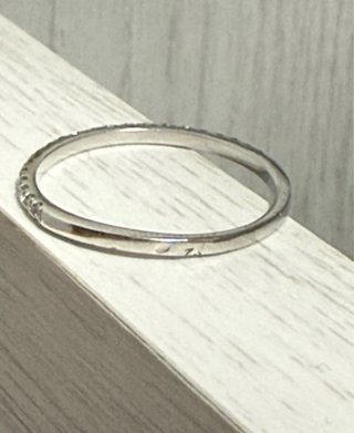 Alianza oro blanco 18k con diamantes