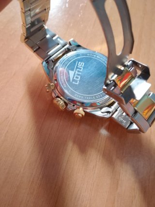 Reloj Lotus cronógrafo acero bicolor dorado