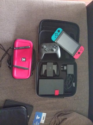 Nintendo Switch con mandos y juegos