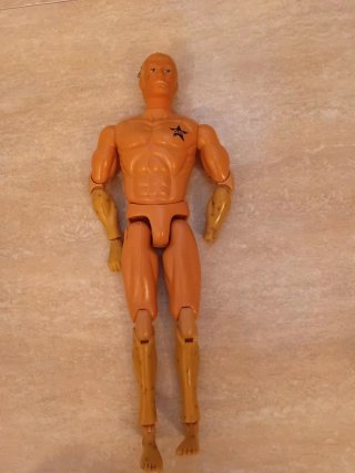 Muñeco GM Naranja Ropa