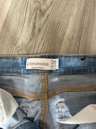 Pantalones campana Stradivarius