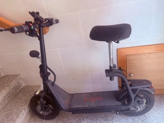 Patinete eléctrico Bogist con asiento