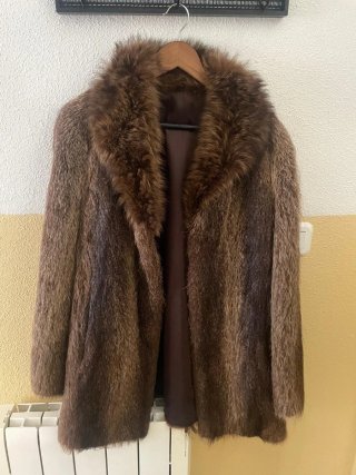 Chaquetón de pelo marrón