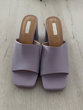 Sandalias tacón Primark moradas talla 37