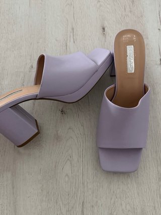 Sandalias tacón Primark moradas talla 37