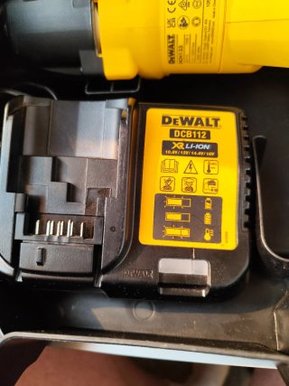 Taladro Percutor Dewalt DCH133NT
