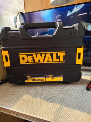 Taladro Percutor Dewalt DCH133NT