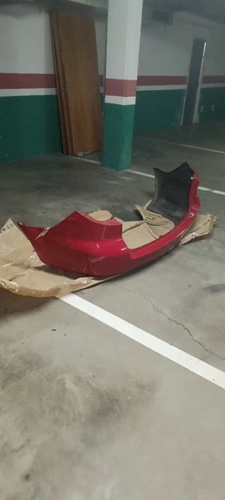 Parachoques trasero rojo Mazda 6 SW 2004