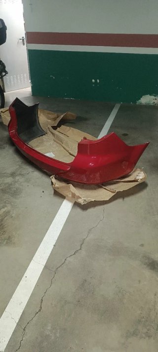 Parachoques trasero rojo Mazda 6 SW 2004