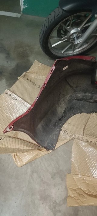 Parachoques trasero rojo Mazda 6 SW 2004