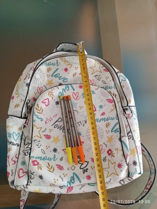 Mochila mediana con bolsillo antirrobo