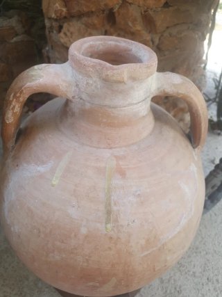 Cántaro de barro antiguo
