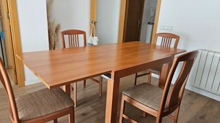 Mesa comedor extensible + 4 sillas madera