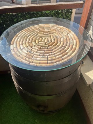Barrica de vino mesa con tapa de cristal