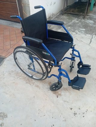 Sedia a rotelle nuova con garanzia