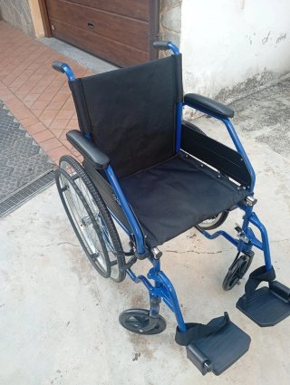 Sedia a rotelle nuova con garanzia