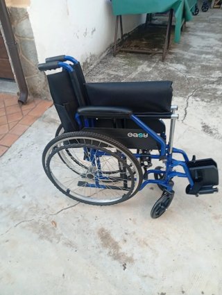 Sedia a rotelle nuova con garanzia