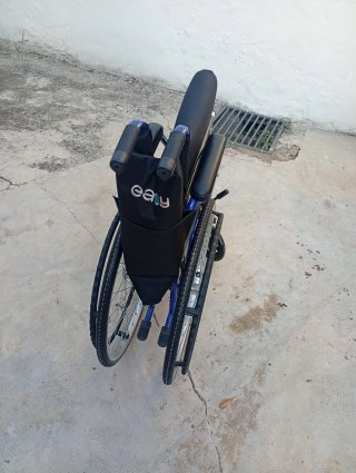 Sedia a rotelle nuova con garanzia