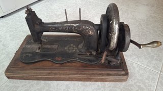 Máquina de coser Singer antigua