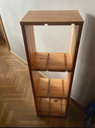 Estantería de madera