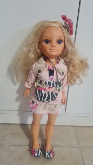 Nancy New Stylish Safari Muñeca