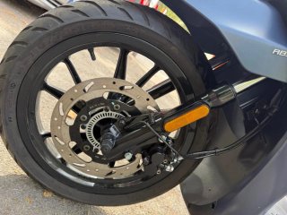 Moto Scooter SYM Gris
