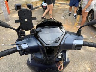Moto Scooter SYM Gris