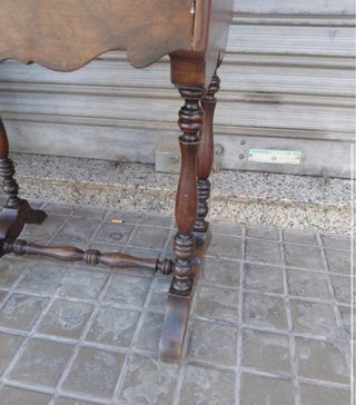 Costurero antiguo estilo isabelino