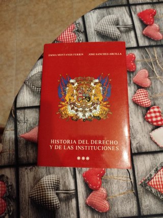 Libro HISTORIA DEL DERECHO Y DE LAS INSTITUCIONES.