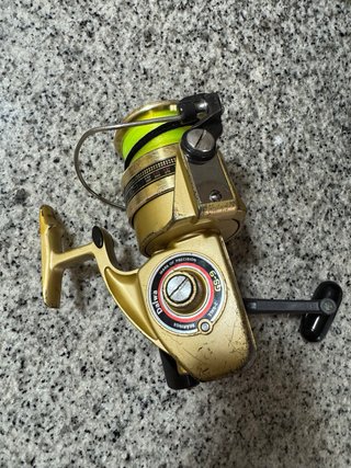 Carrete de pesca Daiwa GS9 Dorado