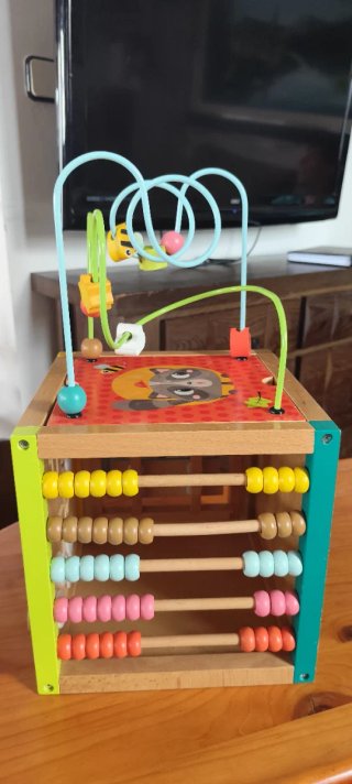 Cubo de actividades de madera