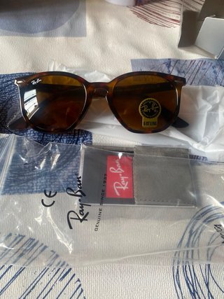 Gafas de sol maron