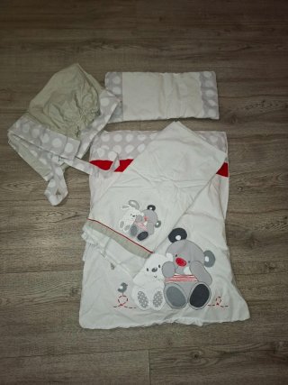 Mini cuna con ruedas