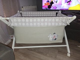 Mini cuna con ruedas