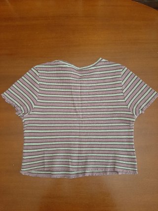 Camiseta de rayas nueva