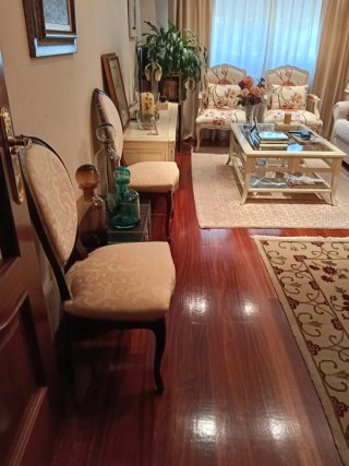 Mueble de salón comedor + mesa comedor y sillas