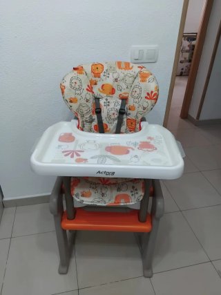 Trona y mesa escritorio infantil 2 en 1