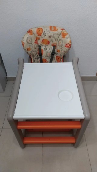 Trona y mesa escritorio infantil 2 en 1