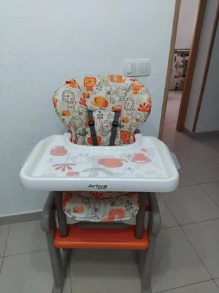 Trona y mesa escritorio infantil 2 en 1