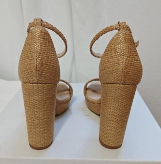 Sandalias Fígara Rafia Tacón Beige y Dorado