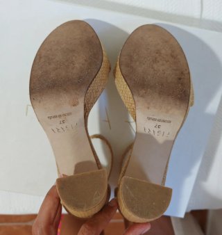 Sandalias Fígara Rafia Tacón Beige y Dorado