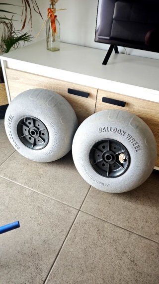 Carro Kakak ruedas globo