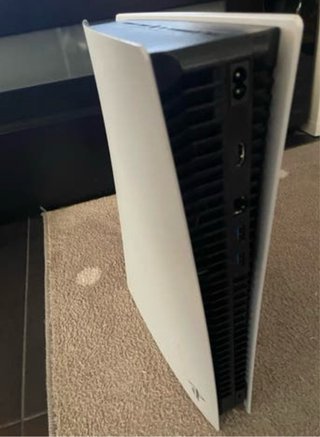Ps5 digitalcon 2Tb de memoria y 2 mandos