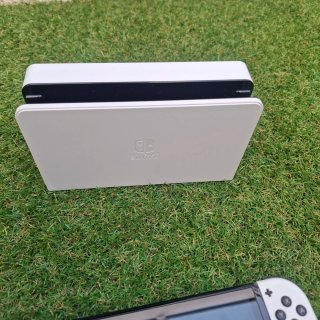 Nintendo Switch OLED Bianca