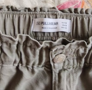 Pantalón Pull and Bear gris verdoso