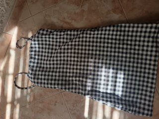 Falda negra de botones estradivarius talla 38