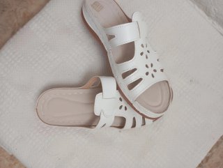 Sandalias blancas mujer