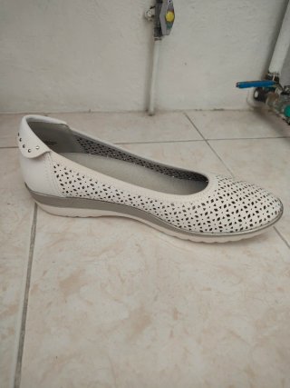 Bailarinas blancas caladas talla 40