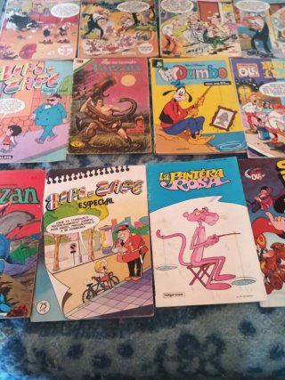 Lote de comics antiguos de coleccionista.